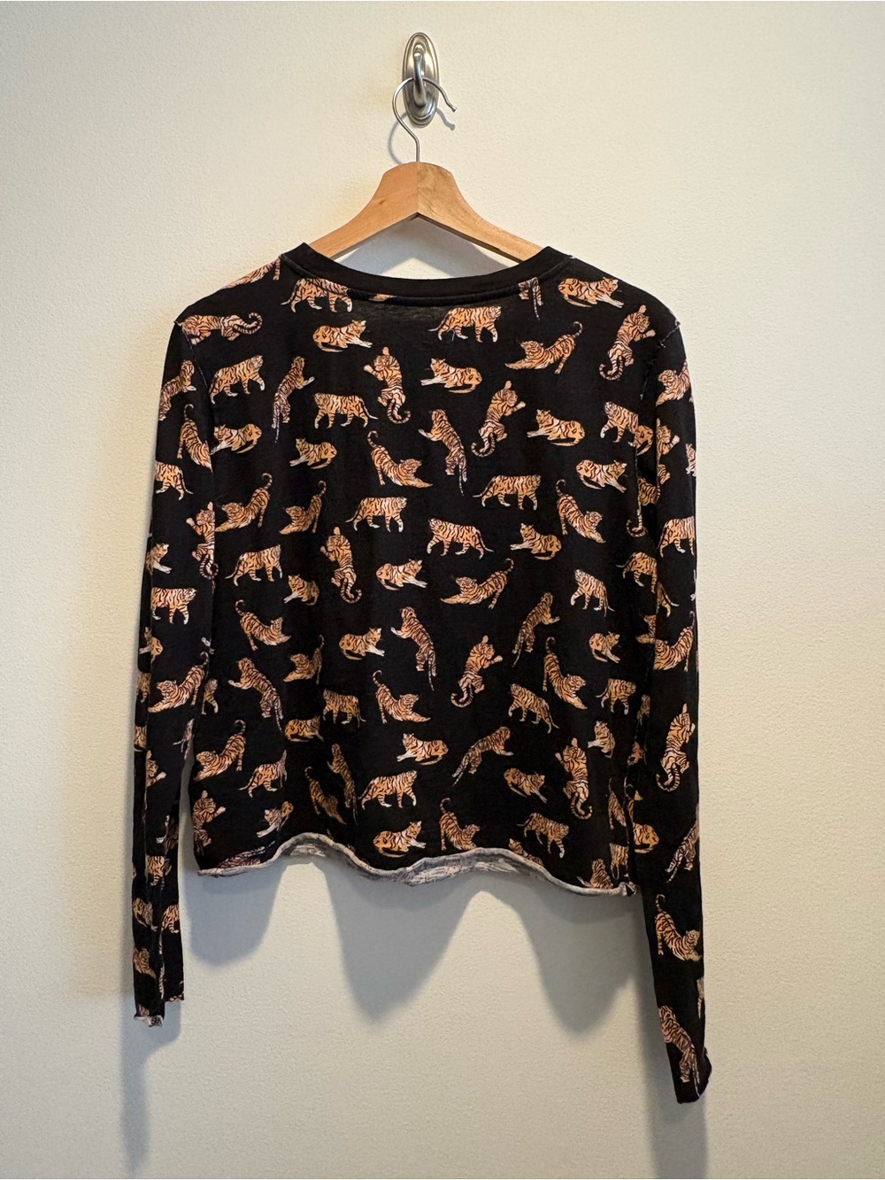 Anthropologie || Maeve Caitlin Boxy Long Sleeve Tee Black Tiger Print Small - Picture 5 of 9